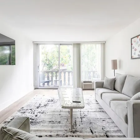 New Luxury Apartment Weho Boys Town